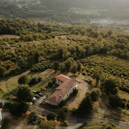 Cascina - Tra Le Nocciole Апартаменты Levice