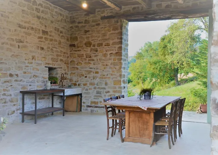 Cascina - Tra Le Nocciole * Levice