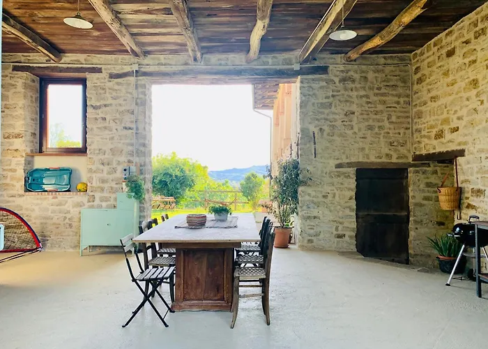 Cascina - Tra Le Nocciole Levice